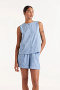 Top con bottoni effetto denim