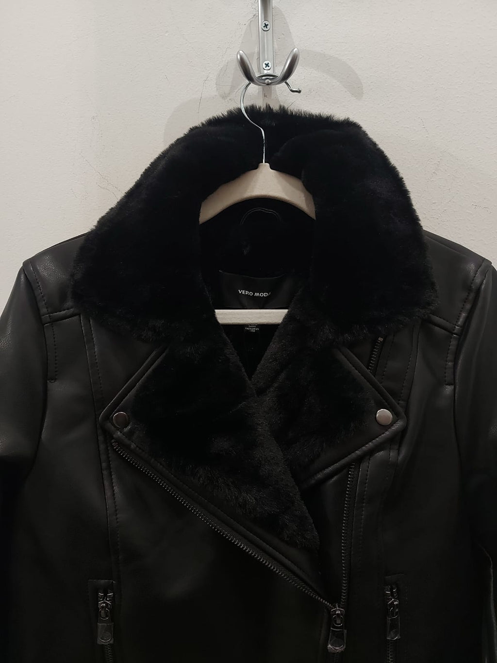 Biker ecopelle con pelliccia interna