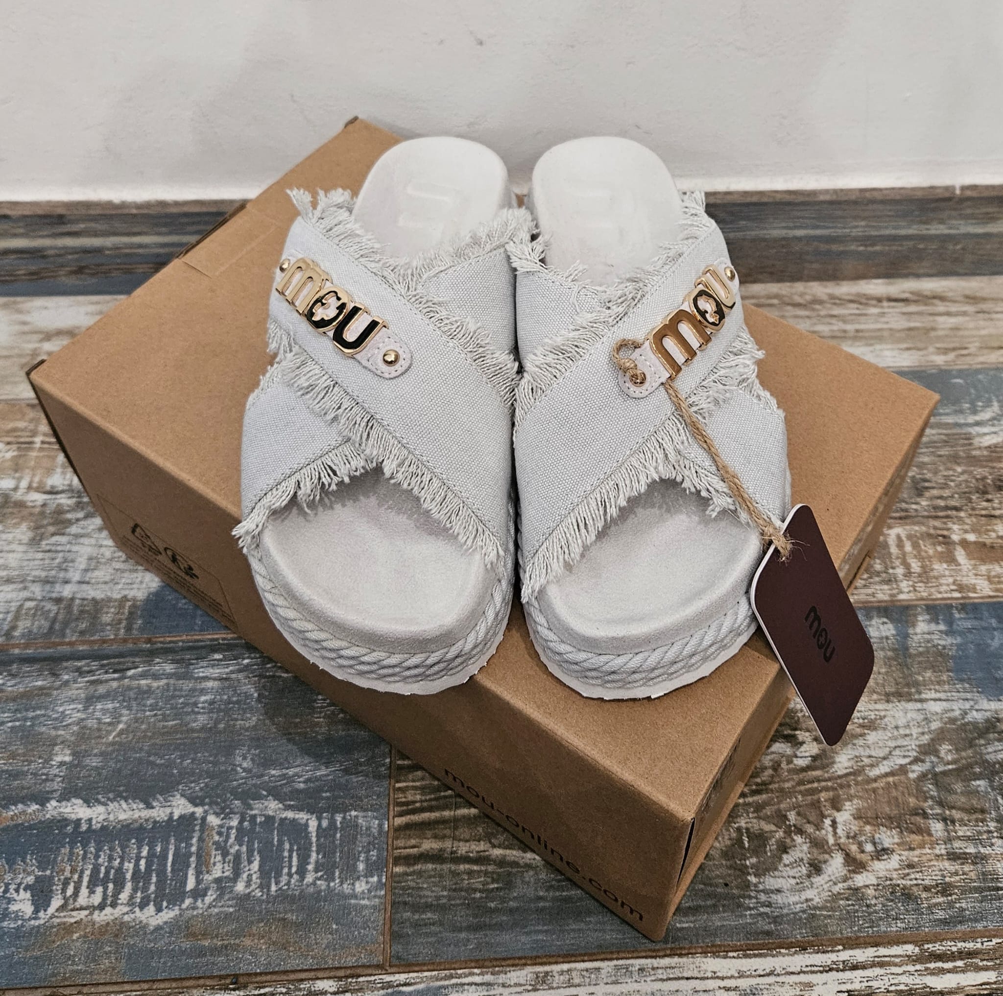 Criss-cross rope sandal recycled canvas MOU